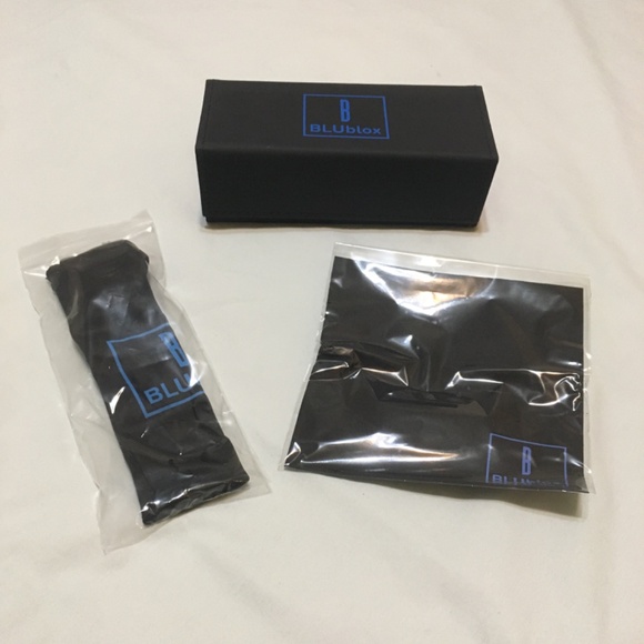New BLUblox sunglasses case,pull string sleeve & cloth bundle